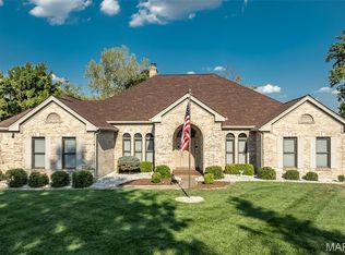 999 Whitmoor Dr, Weldon Spring, MO 63304