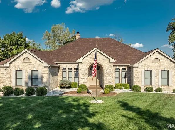 999 Whitmoor Dr, Weldon Spring, MO 63304