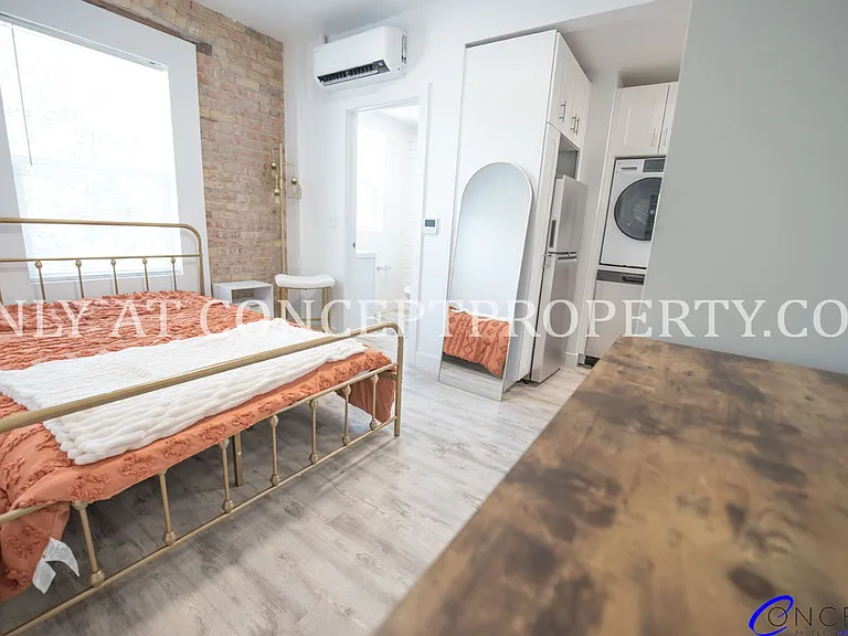 First Avenue Flats — Photo 54