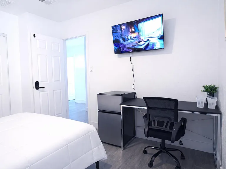 W Gardenia Dr — Photo 4