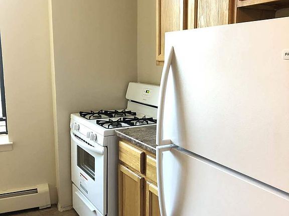 5th image of 1358 Sheridan Ave APT 5C