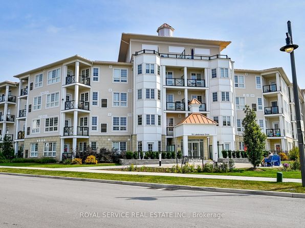 50 Lakebreeze Dr #127, Clarington, ON L1B 0C5