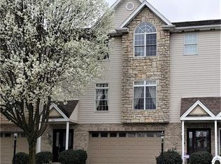 702 Imperial Dr, Imperial, PA 15126