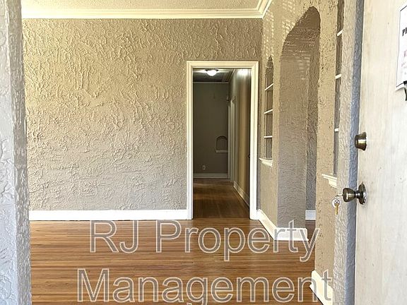 3rd image of 779 Stonewall St