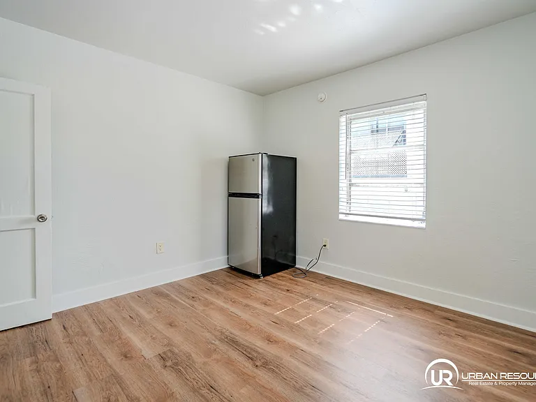 433 NE 82nd St #1 — Photo 3
