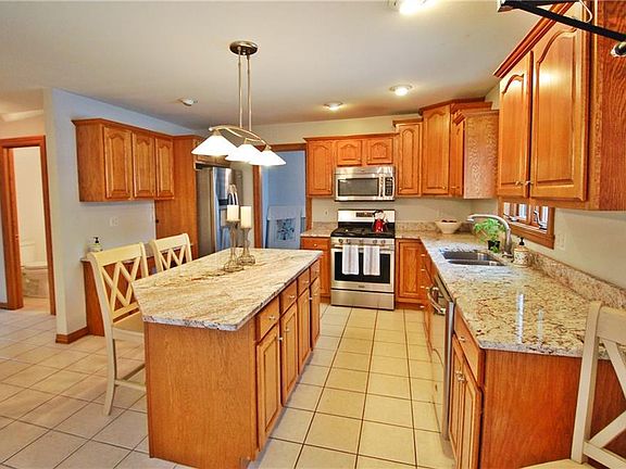 3rd image of 5910 Courtland Dr