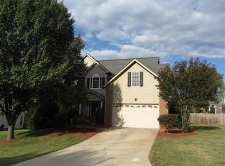 2600 Rolling Ridge Dr, Hickory, NC 28602