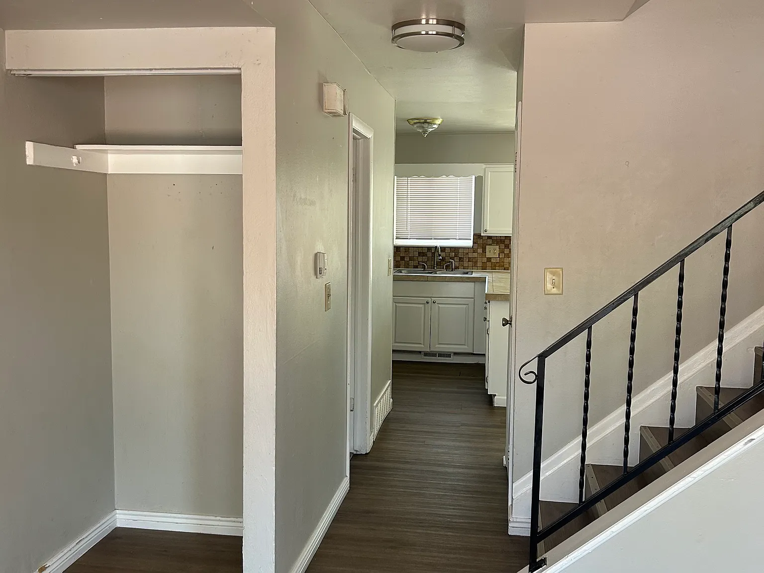 3 bed, 1.5 bath, 1500 sqft, $1,800 — Photo 3