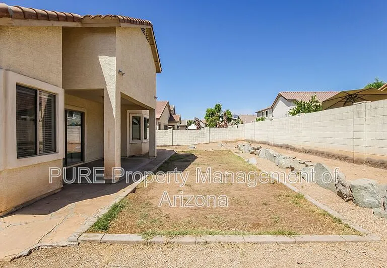 8752 W Frier Dr — Photo 15