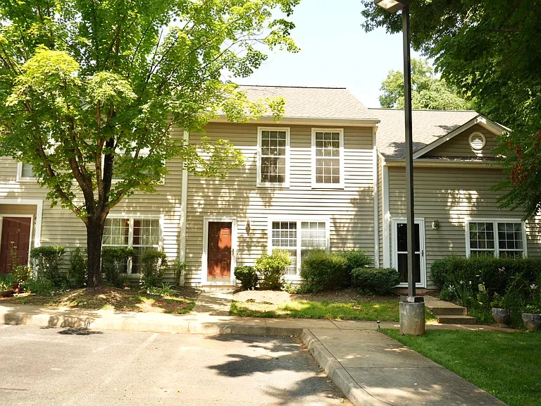 111 Darien Ter — Photo 30