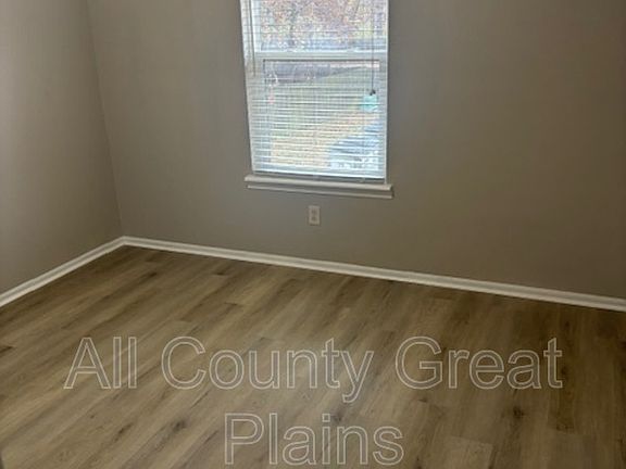 4th image of 609 S Lakehurst Dr Unit D
