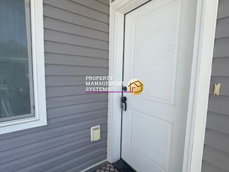 1909 E Magnolia Cir — Photo 25
