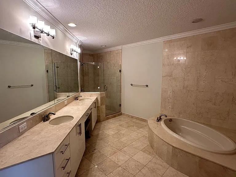 1431 Riverplace Blvd #1706 — Photo 23