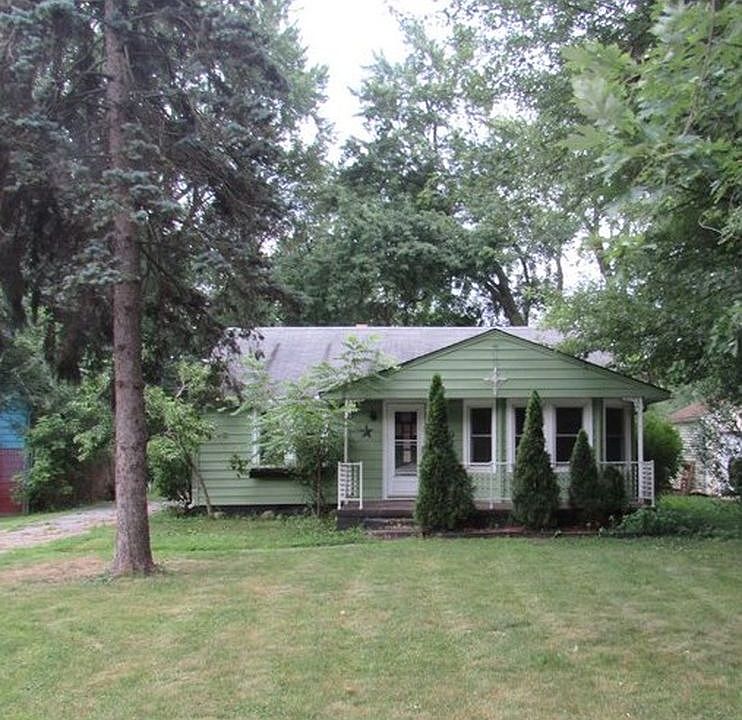 1st image of 319 E 12th St