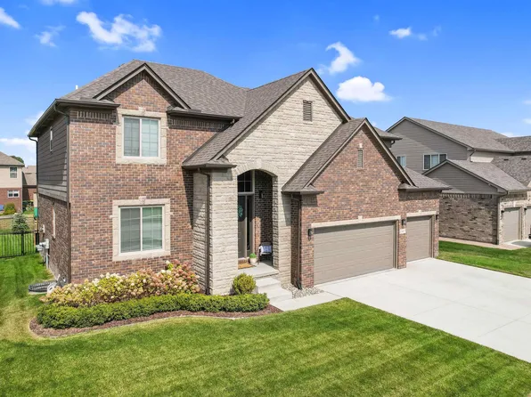 24487 Brookshire Dr, Macomb, MI 48042