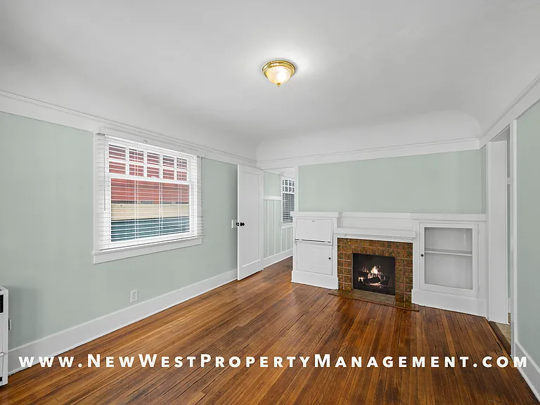 2417 Market St — Photo 12