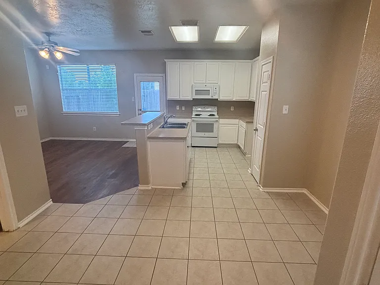 8805 Elm Drake Ln — Photo 7