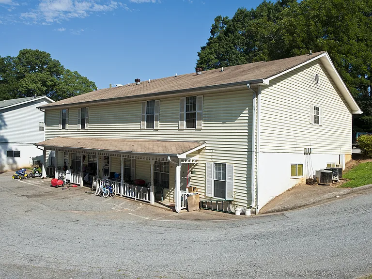 Sunrise Terrace — Photo 2
