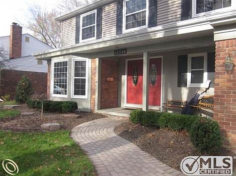 PAVER WALK-WAY&COVERED PORCH