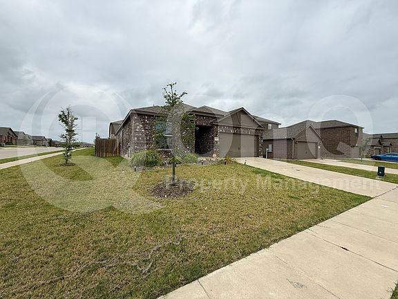 2nd image of 304 Tranquil Ln