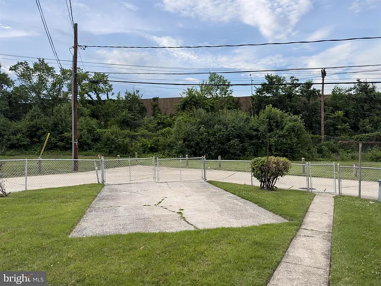 926 Regina Dr — Photo 22