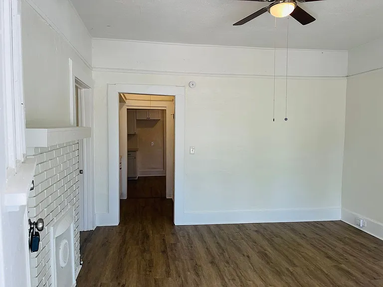 410 Alford St — Photo 2