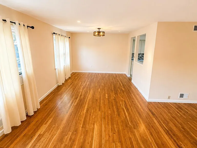 76 Valdemar Ave #2 — Photo 4