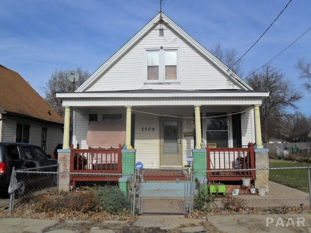 2509 W Humboldt St photo 1