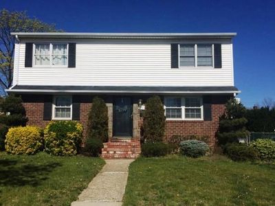 372 Sherbourne Rd, Valley Stream, NY, 11580