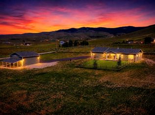 975 Corvallis Hills Dr, Corvallis, MT 59828