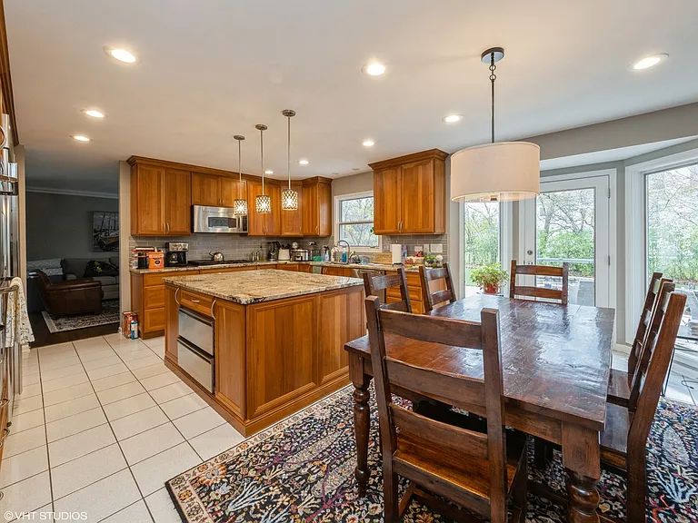 445 Blue Ash Dr — Photo 8
