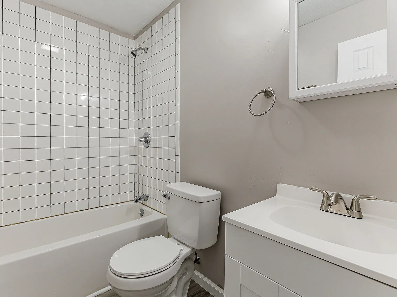 2 bed, 800 sqft, $1,300 — Photo 3