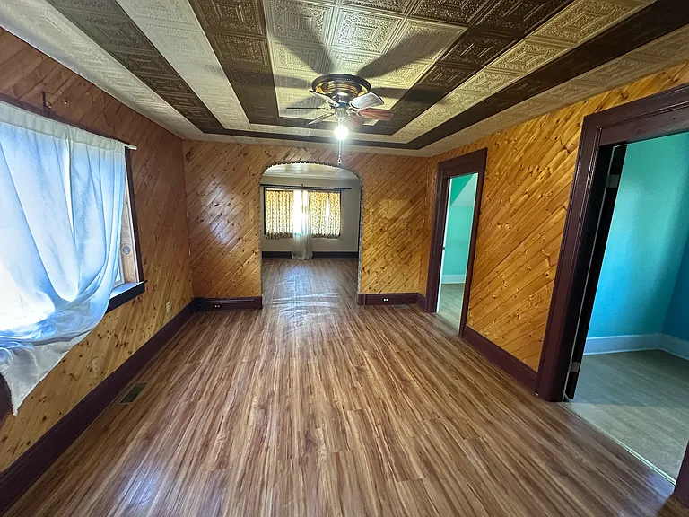 461 N Ogden St — Photo 3