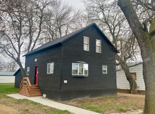 107 W 4th St, Hosmer, SD 57448
