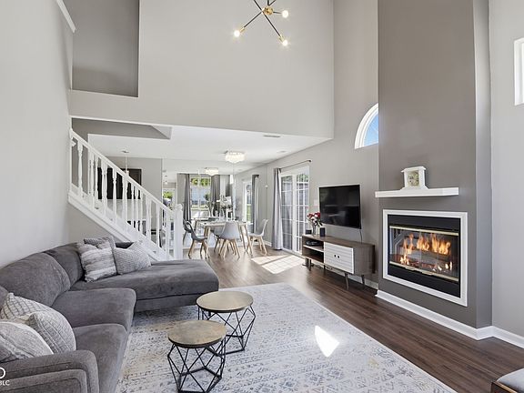 2nd image of 6562 Prestwick Ct