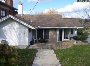 239 Oak Dr NW, North Canton, OH 44720