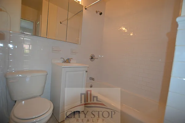 Rented by City Stop Realty | media 9
