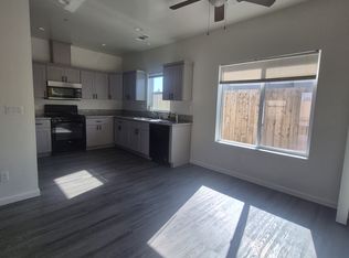 2841 E Paradise Ave #102, Visalia, CA 93292