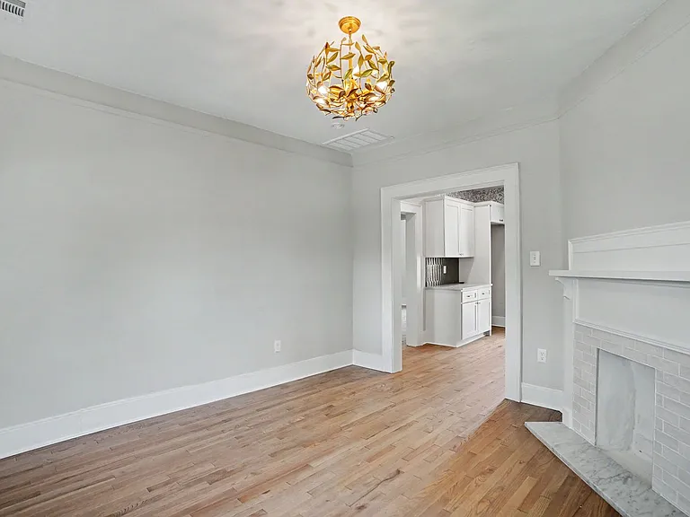 705 E 32nd St — Photo 23
