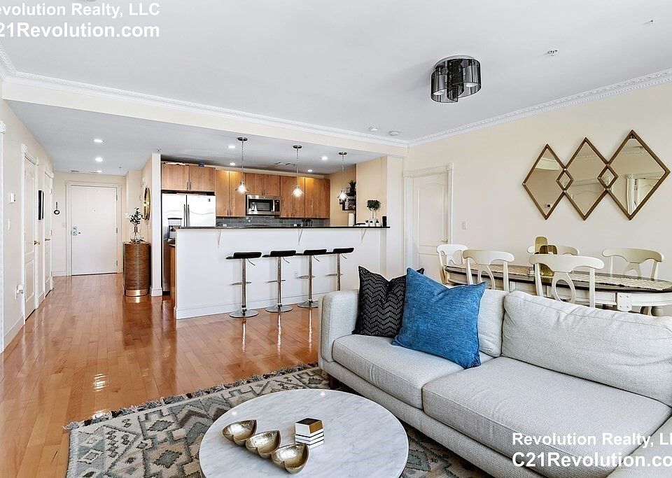 1st image of 323 Boylston St #1-602