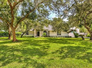 15922 Hanson View Dr, Tavares, FL 32778