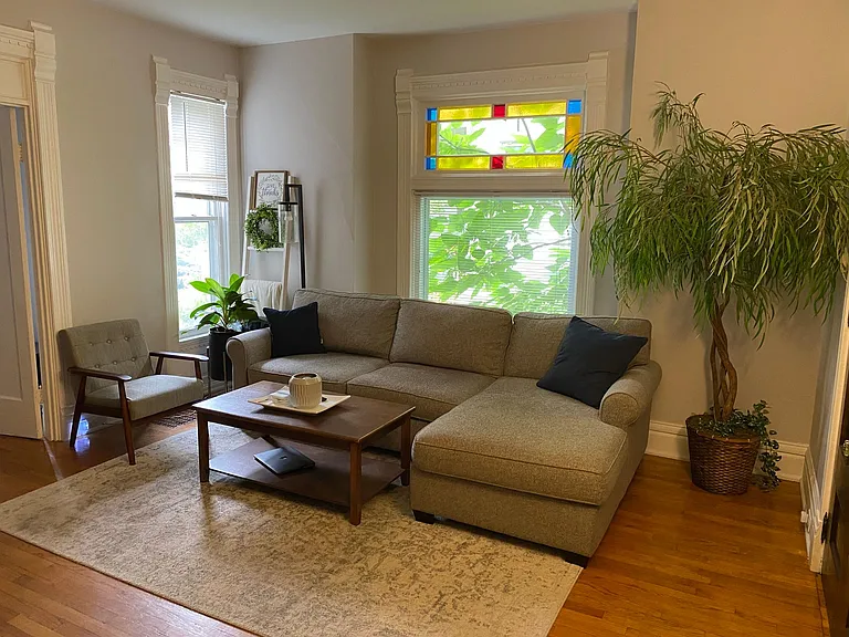 140 Campbell Pl NE #1 — Photo 2