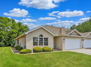 217 Hillcrest Ln, Steger, IL 60475