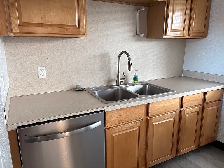 2109 Dallas St — Photo 13