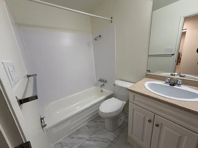 615 Colborne St — Photo 10
