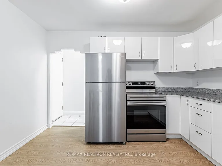 1840 Bathurst St #104 — Photo 10
