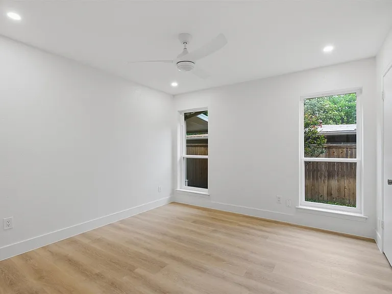 7515 Meadow Oaks Dr — Photo 14