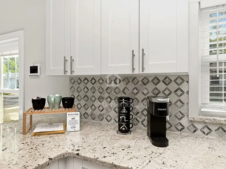 302 W Park St — Photo 18