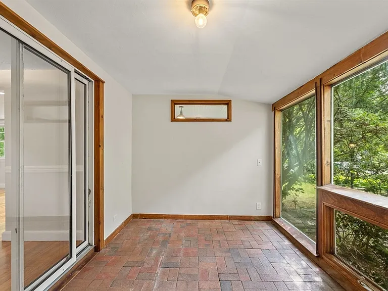 42 Elinor Rd — Photo 34