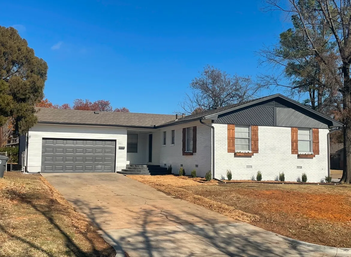 3 bed, 1.5 bath, 1422 sqft, $1,600 — Photo 1